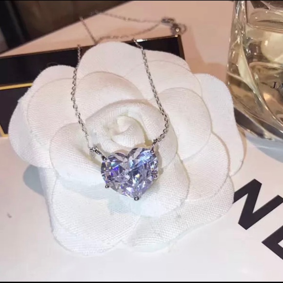 New 4Ct White Sapphire Heart Pendant Necklace - Picture 2 of 7